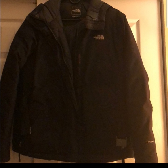 The North Face with waist belt buckle - Picture 2 of 4